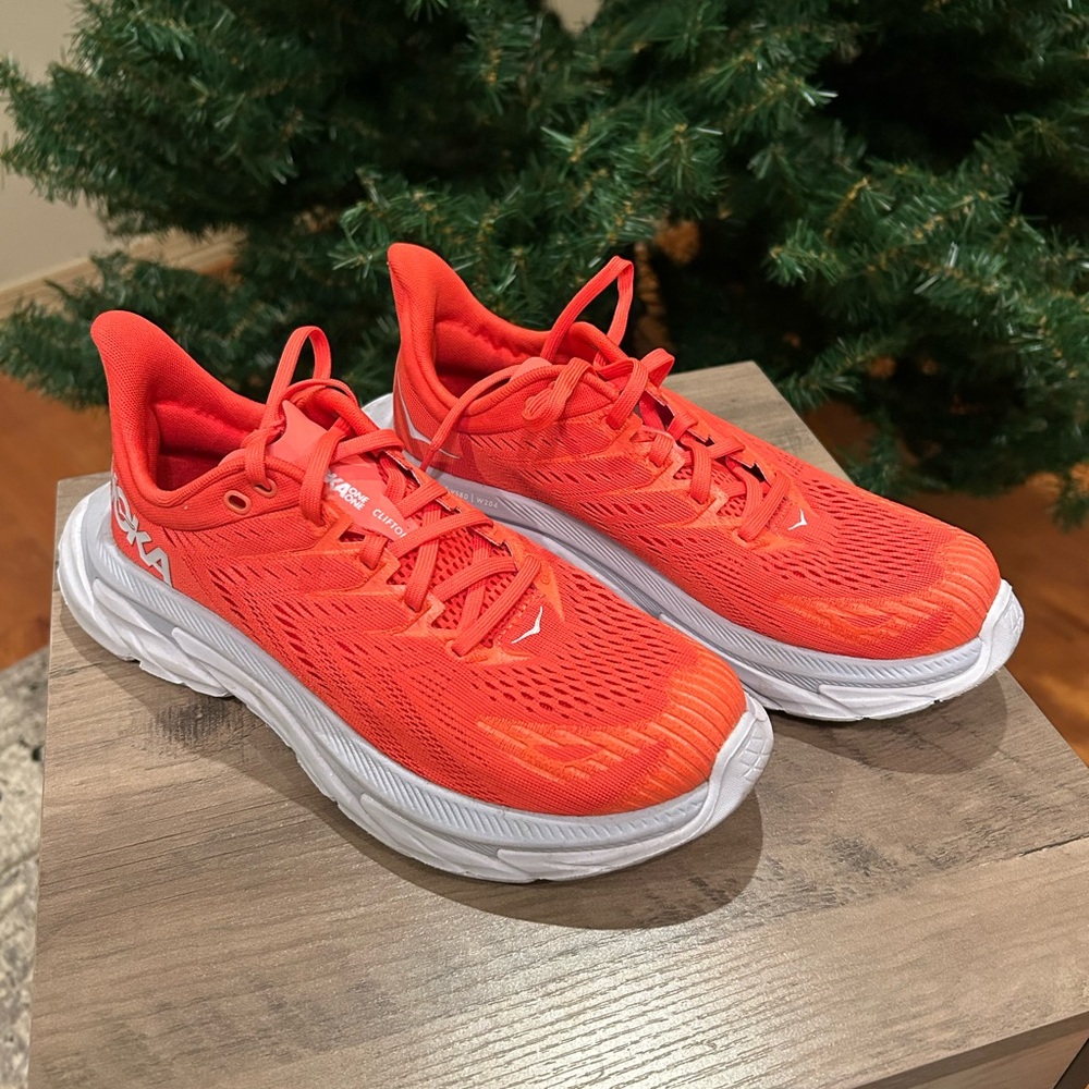 HOKA Clifton Edge Women’s 7.5